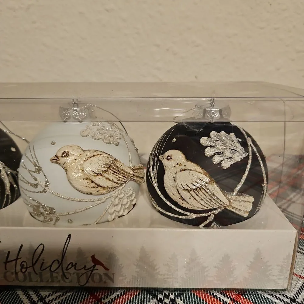 Barnes & Noble Cardinal Ornament Holiday Collection Set
